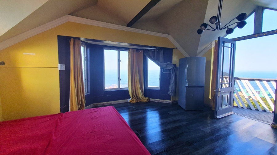 5 Bedroom Property for Sale in Herolds Bay Western Cape